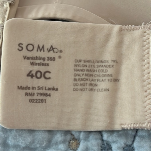 Soma’s Vanishing 360 Wireless Bra 40C - Picture 3 of 6